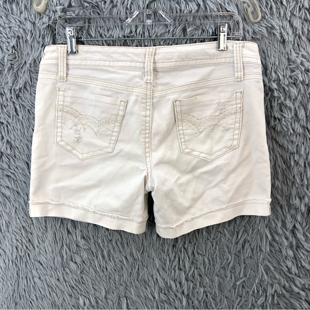 Wallflower Shorts Womens Size 11 Distressed White Cuffed Hem Denim Embroidered
